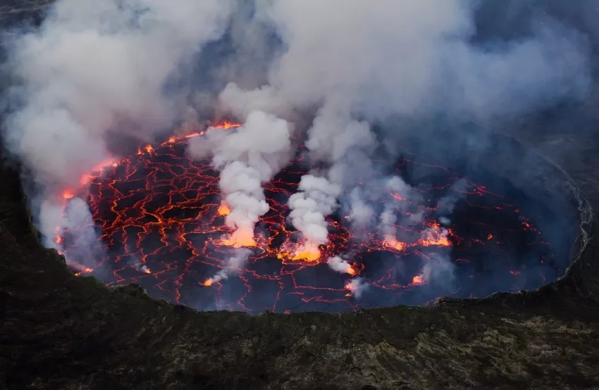 Mt. Nyiragongo Lava Pool. Credits: Cai Tjeenk Willin (CC BY-SA 3.0)