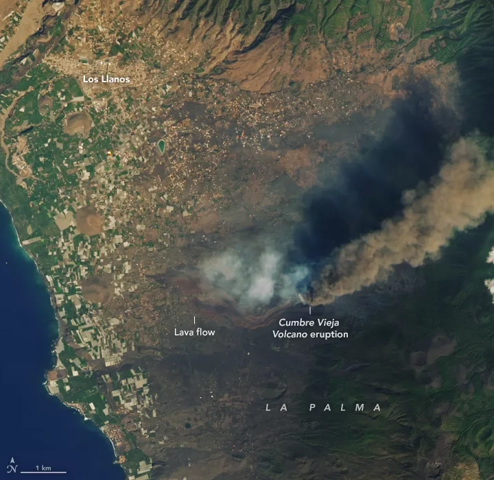 Landsat imagery of the  Cumbre Vieja eruption.