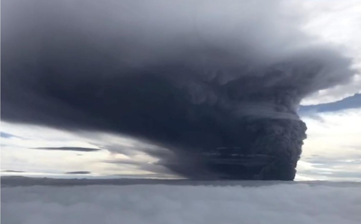 photo of Ulawun eruption