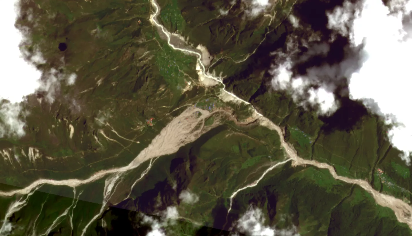 Satellite map showing the Thame river in Nepal and surrounding regions. 