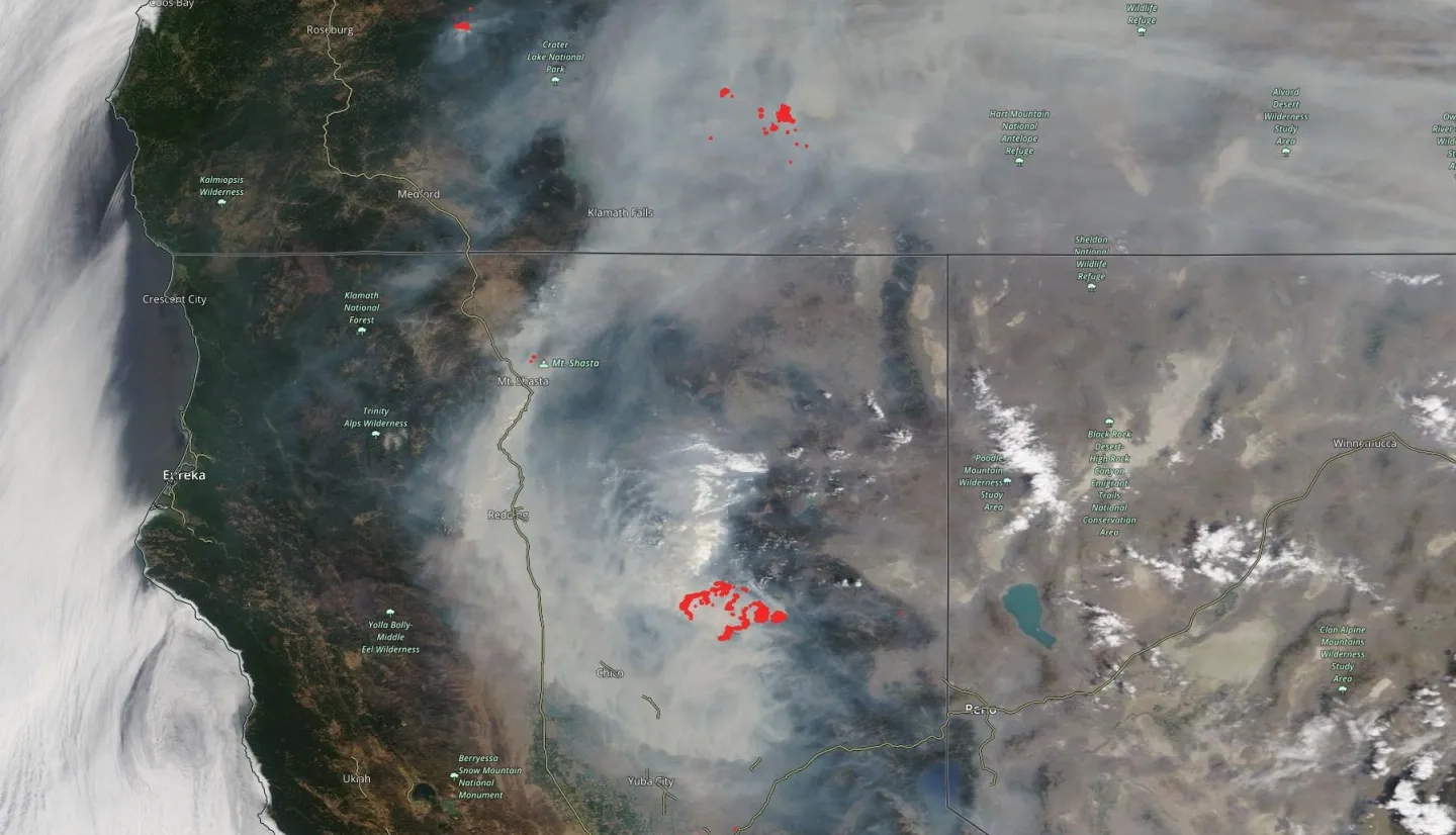 MODIS smoke data and VIIRS hot spots from the Dixie fire. 