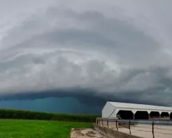 photo of derecho storm